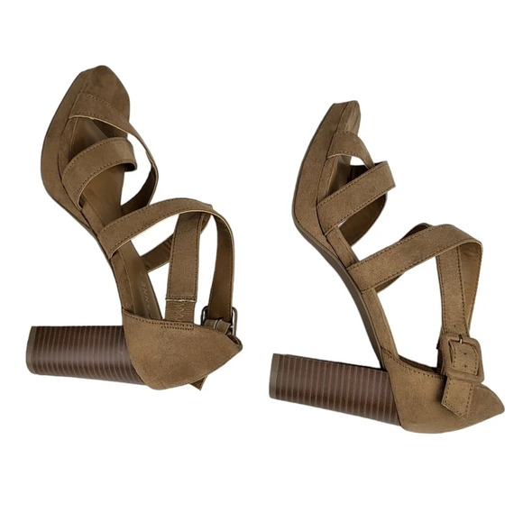 Anne Klein Valta Crossover Block Heel Sandal - Picture 5 of 8